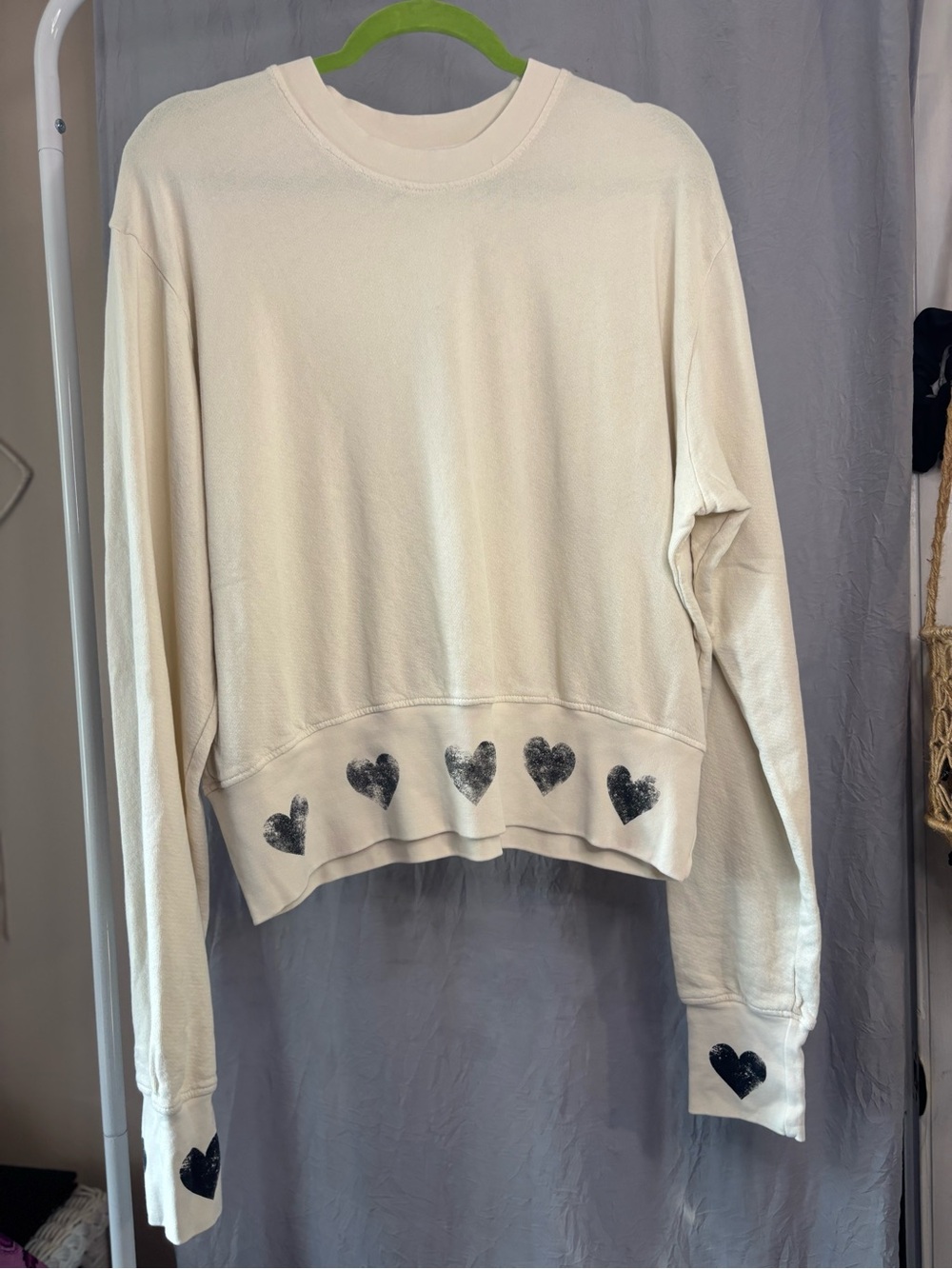 Michael Lauren Kamon Heart Pullover Sweatshirt Women's
Size L. Oversized Cropped